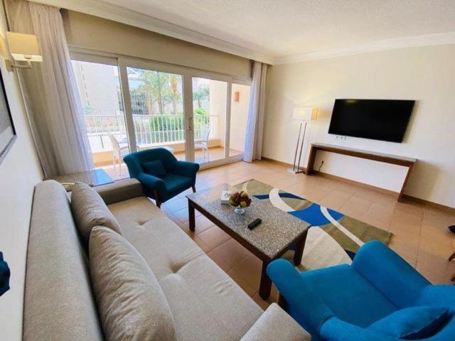 Hurghada Suites & Apartments Serviced By Marriott Zewnętrze zdjęcie Living room at the Grand Palladium Hotel